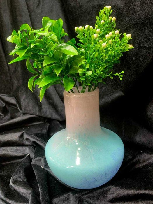 Ваза стеклянная градиент 22см – современный стиль