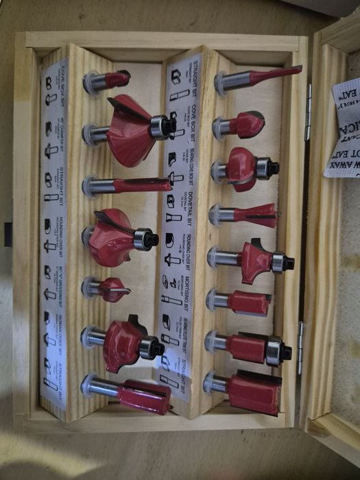 Оберфреза Bosch Professional GKF 550, 550 W, Фрезери 6мм