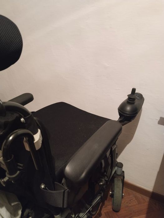 Продам электрическую коляску