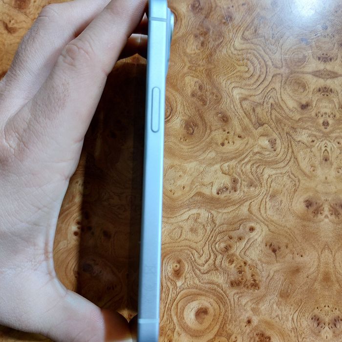 Vand/schimb urgent iPhone 15