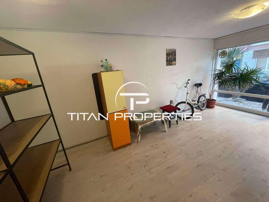 Дава се под наем Магазин в Варна, Автогара - 25 кв.м за 190 € - Снимка #1