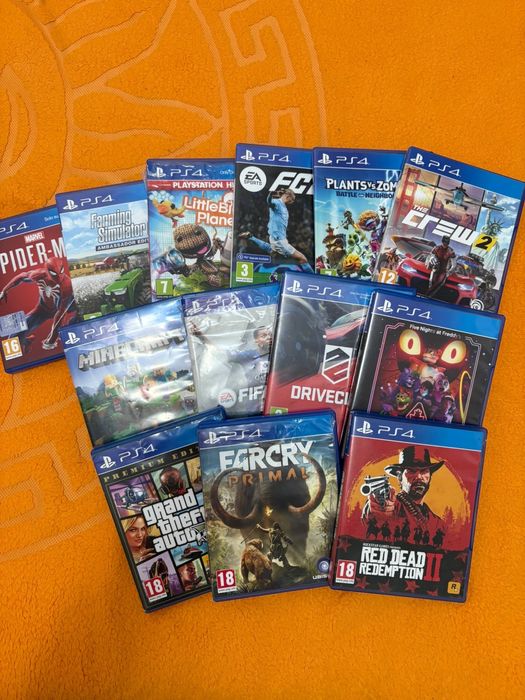 PS 4 slim days of play edition