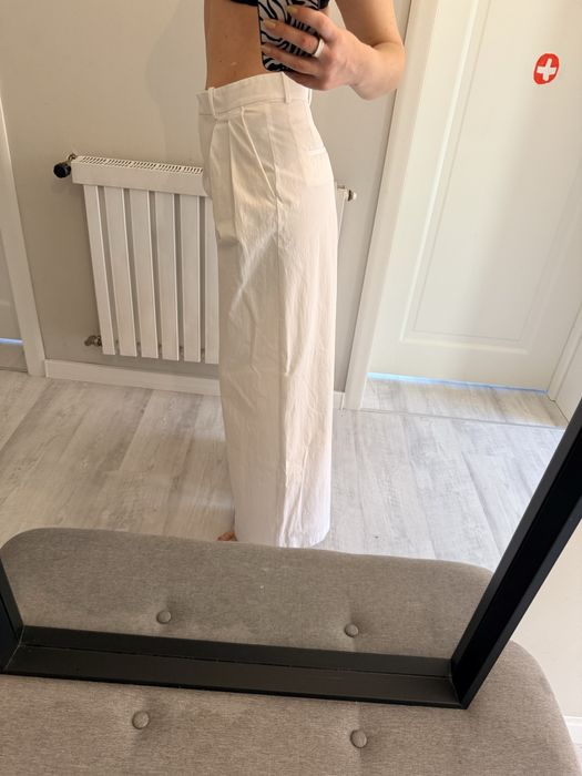 Pantaloni Zara marimea xs noi