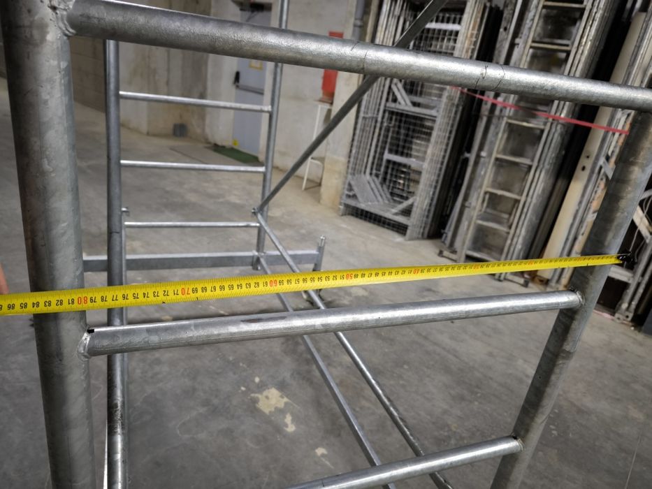 Închiriez schela mobila de interior și exterior