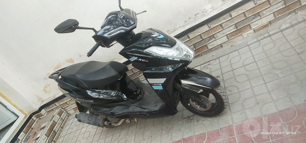 125 cub skuter sotiladi