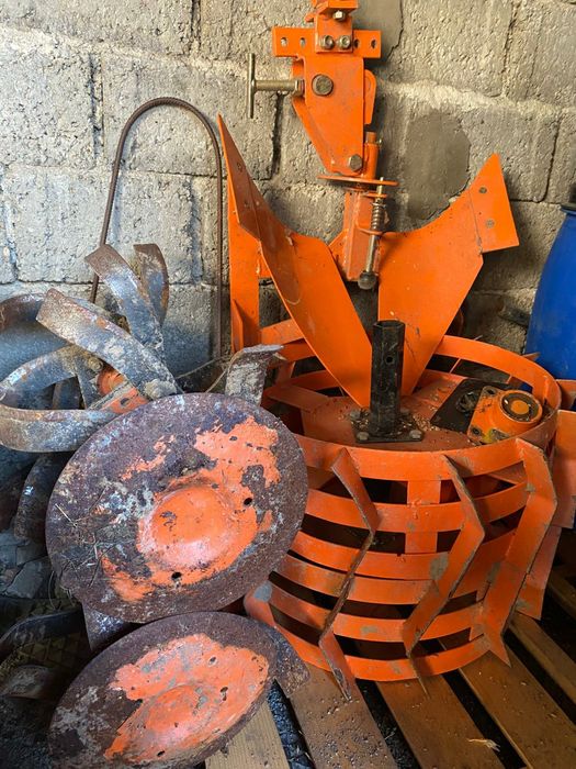 Motocultor cu remorcă