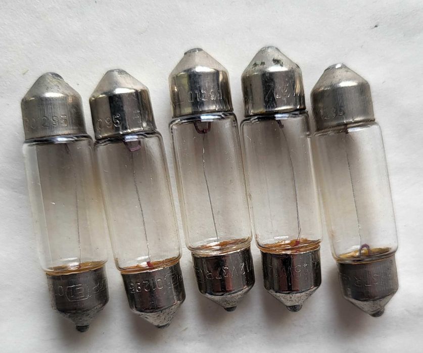 Продавам крушки и бушони за нови и стари автомобили