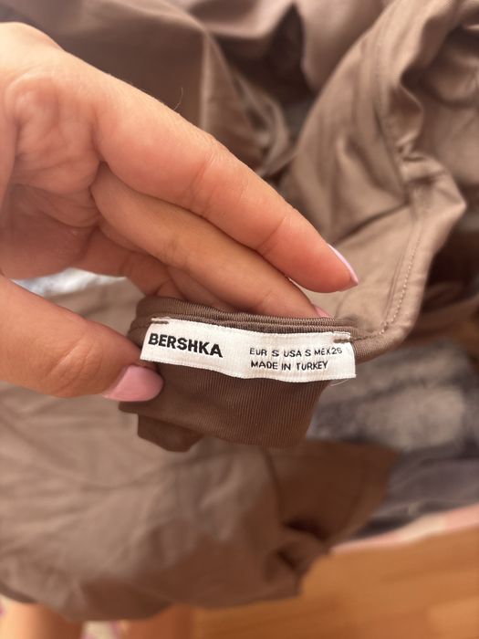 Рокля по тялото на Bershka S размер