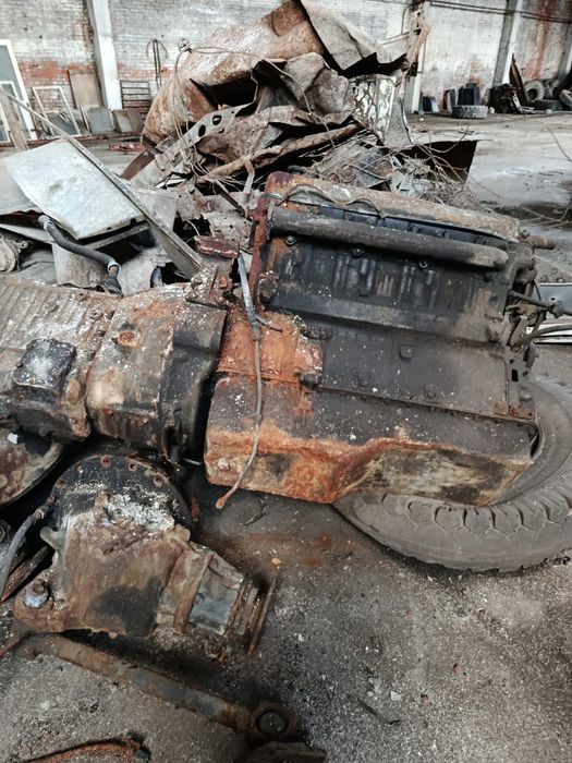 Двигатель, коробка грузовика КрАЗ