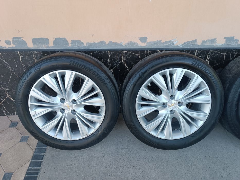 Kobalt Diska Balon 215 55 R17 Holati Yaxshi