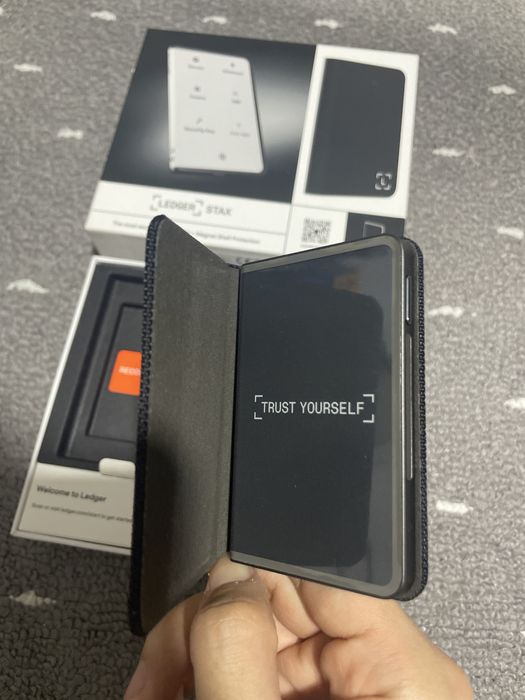 Ledger stax криптокошелек