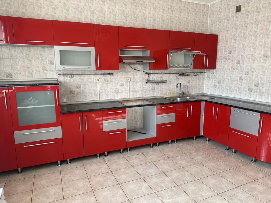 Продам кухонный гарнитур, материал МДФ