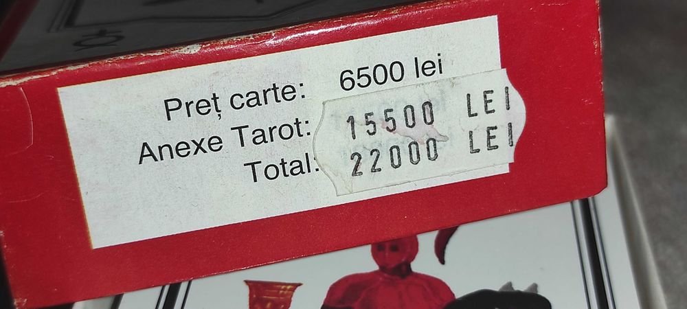 pachet de tarot românesc ilustrat de artistul Dan Sacmari și editat de ARHETIP R.S.. 78 carti pret 150 ron