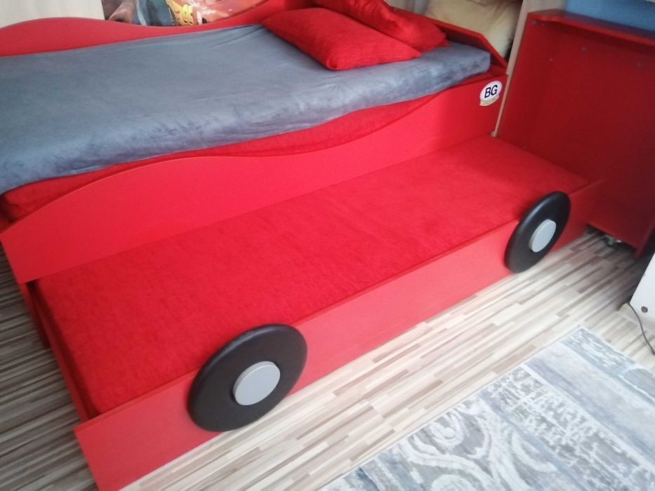 Легло-кола на 2 нива с матраци, ракла и предница за кормило