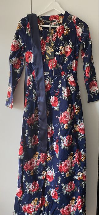 Платье нарядное в пол новое