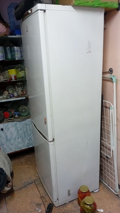 Продам. Холодильник
