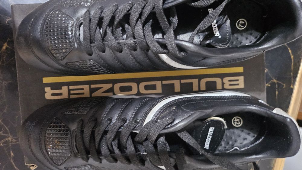 Футболни бутонки