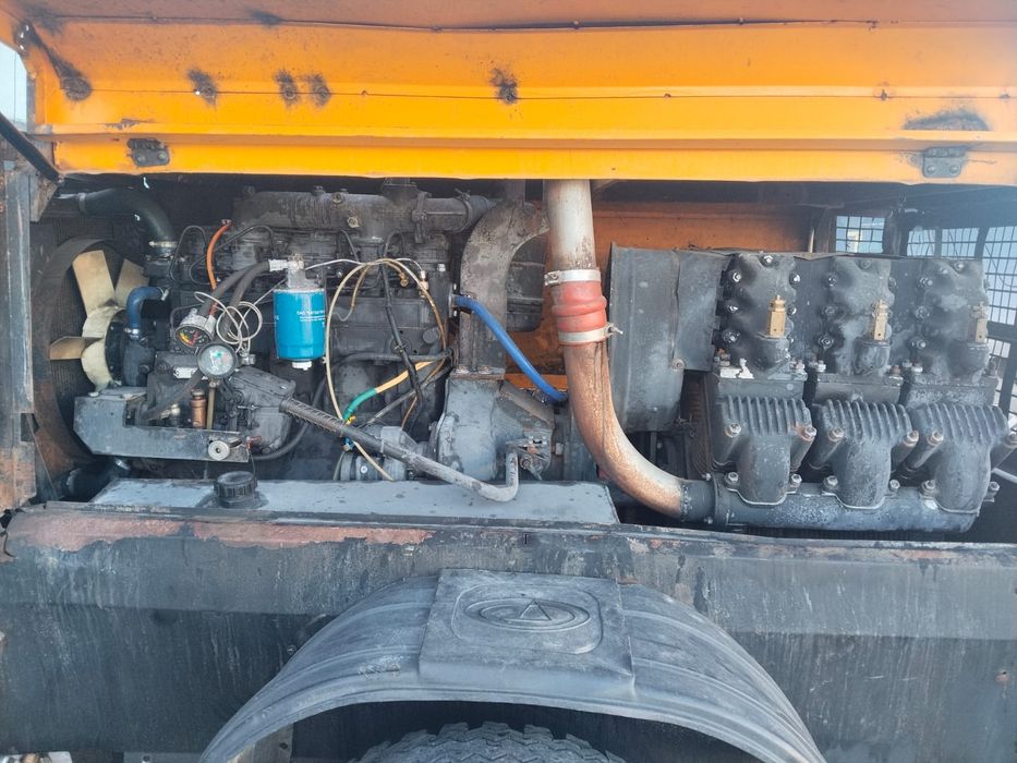 Продам компрессор дорожный