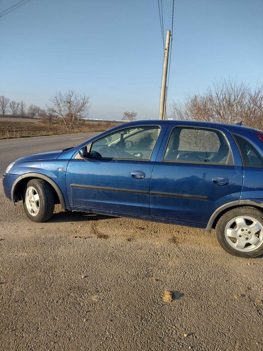 Vând Opel CORSA .
