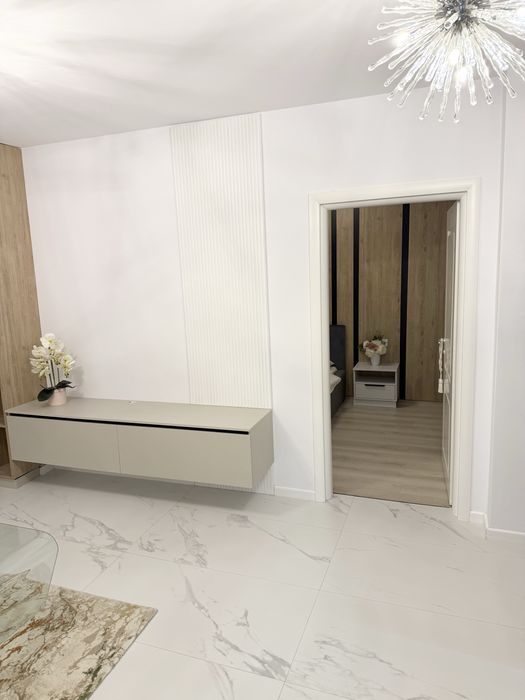 Inchiriez apartament de lux cu  2 camere, in bloc nou