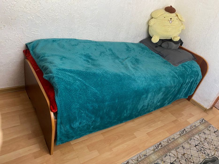 Продам кровать .