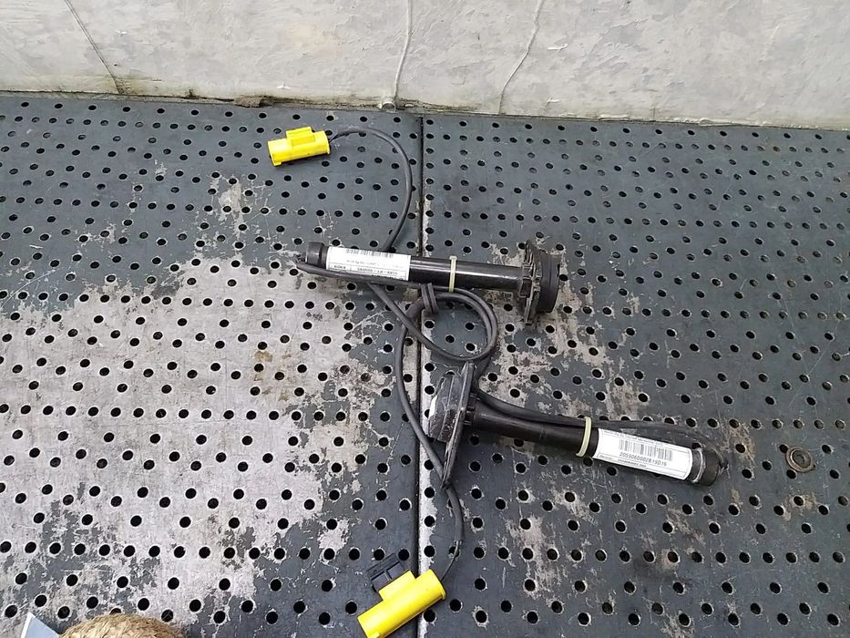 Set capse pirotehnice capota mercedes c class w205 2059060002