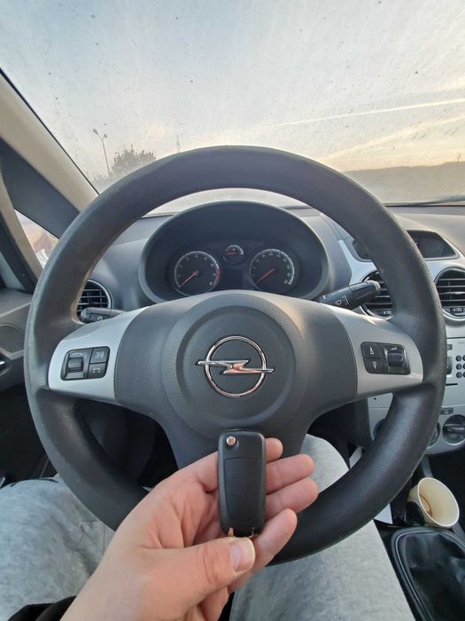 Copiere Chei Auto cu Cip la domiciliu – Cheie Rezervă / Cheie Pierdută