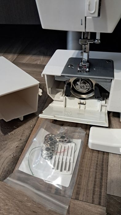 Mașină de cusut Veritas