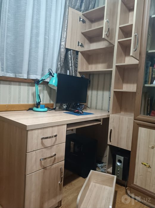 Письменный стол для кабинета