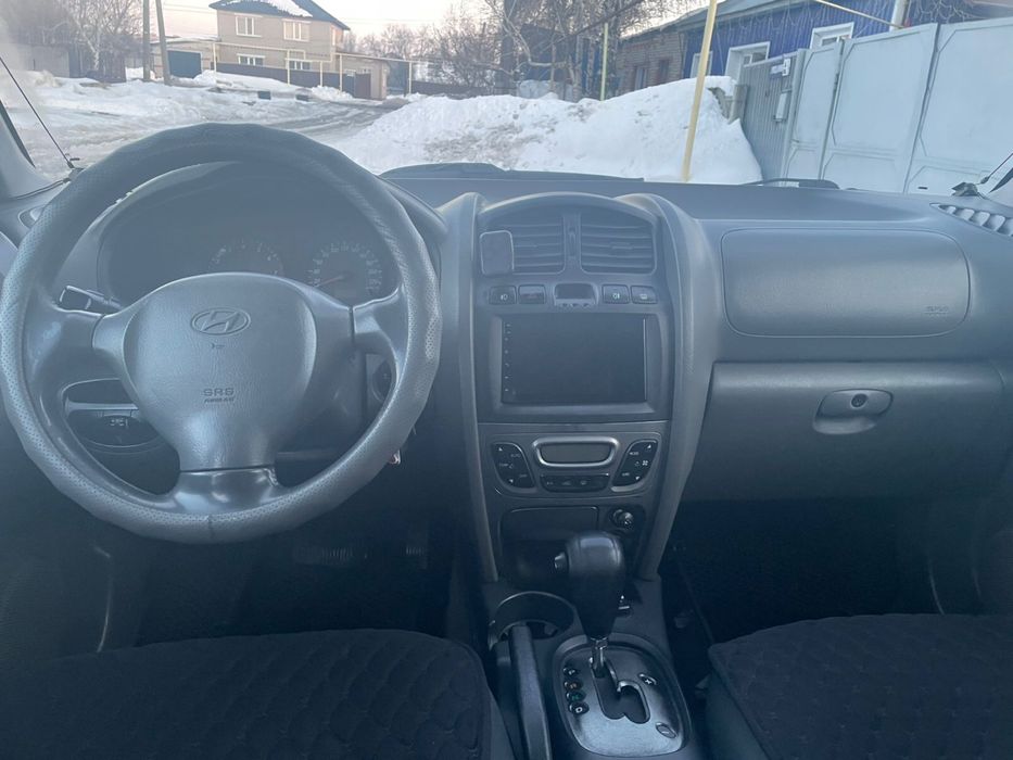 Продам машину Hyundai Santa Fe