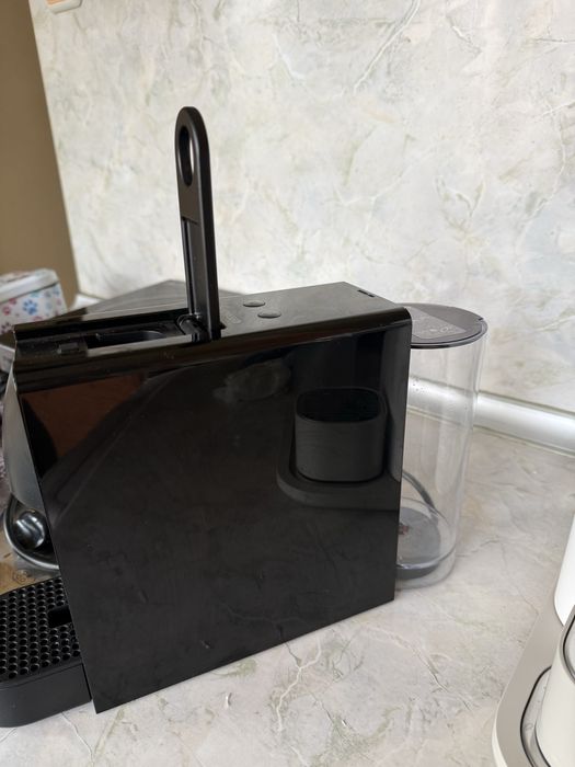 Кафемашина Nespresso Essenza Mini