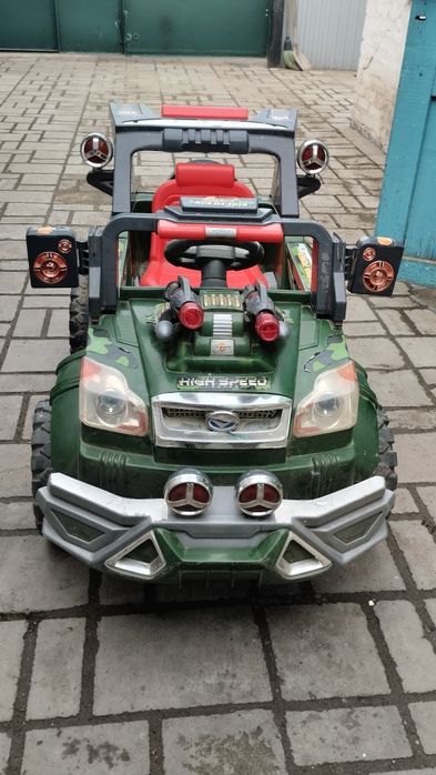 Продам детскую машину