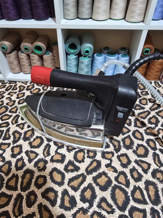 Утюг.     Дельфин