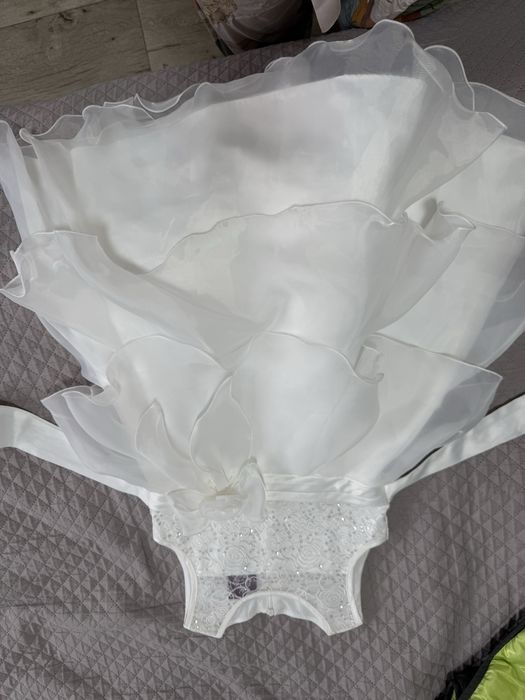 Платья и костюмы по 3000