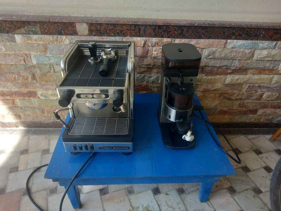 Kofe mashinka xammasi ishlidi