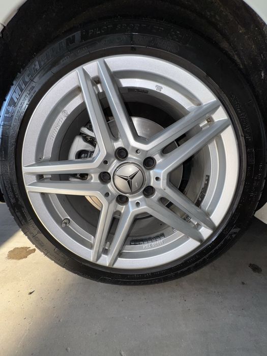 Vând roți 225/45 R17