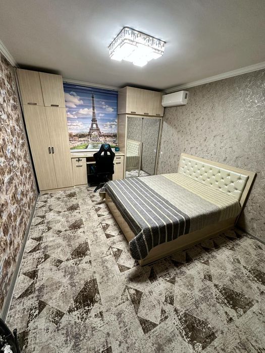 Квартира Сергели янги хает 8 худуд йол юзида дом