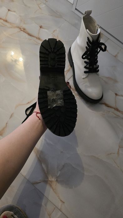 Дамски боти в бежово