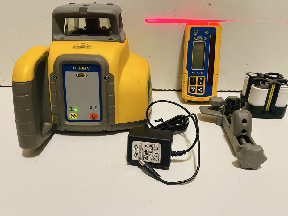 Spectra nivela laser LL 300 N