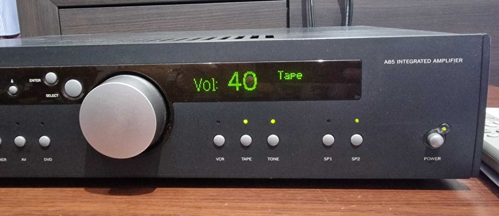 Amplificator Arcam Diva A85 cu telecomanda originala