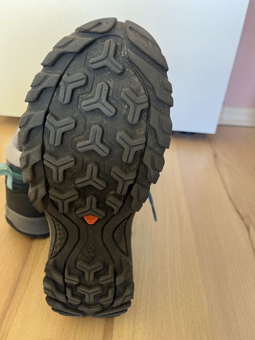 Туристически непромокаеми обувки