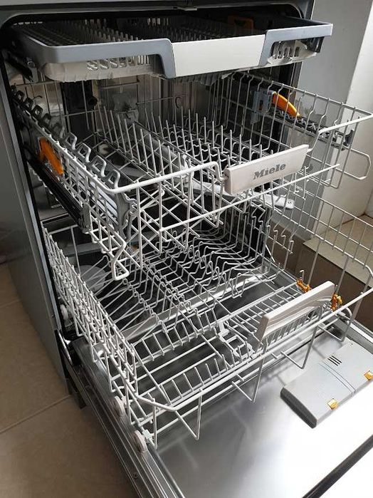 Инокс - Съдомиялна Miele - Auto Open - 14 Комплекта - Свободностояща
