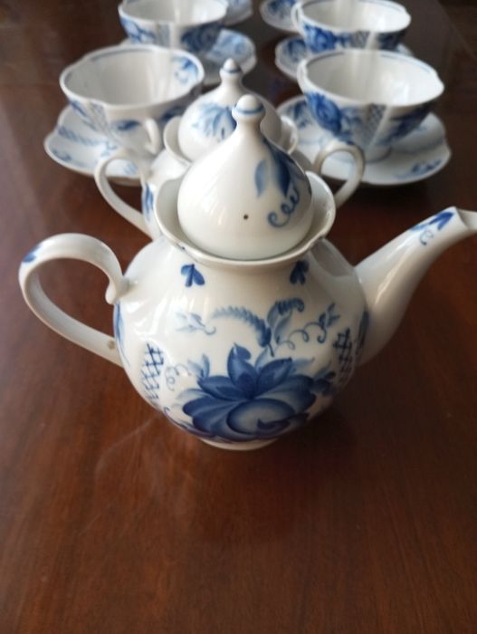 Чайный сервиз из фарфора