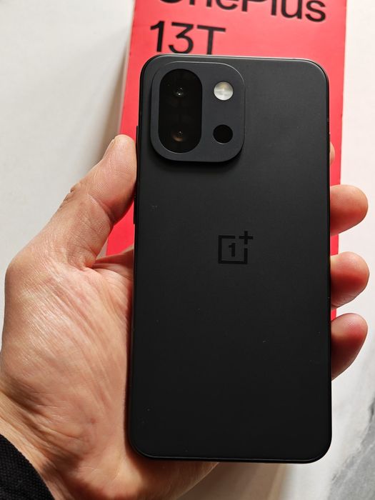 One Plus 13T 256 gb Ram 12+6 5G