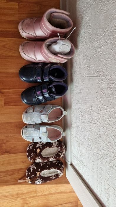 Отдам всю обувь для девочки за 3000 тнг.