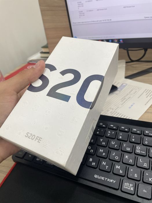 Samsung S20 FE  6/128