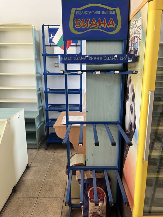 Стелажи за магазин