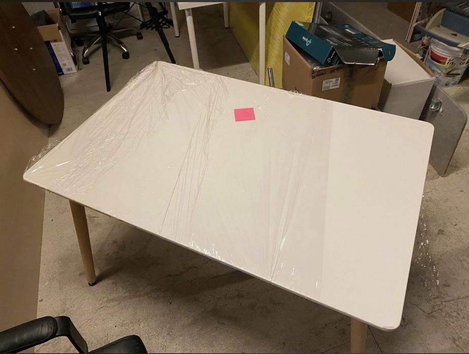 Masa bucatarie in stare buna