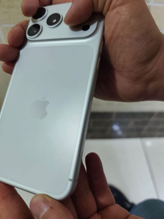 Iphone 17 pro max White oq rangi 256 Full region Z/B sotiladi 24/7