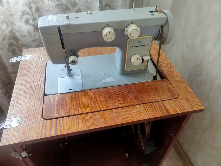 Продам швейную машинку Чайка, б/у, в рабочем состоянии